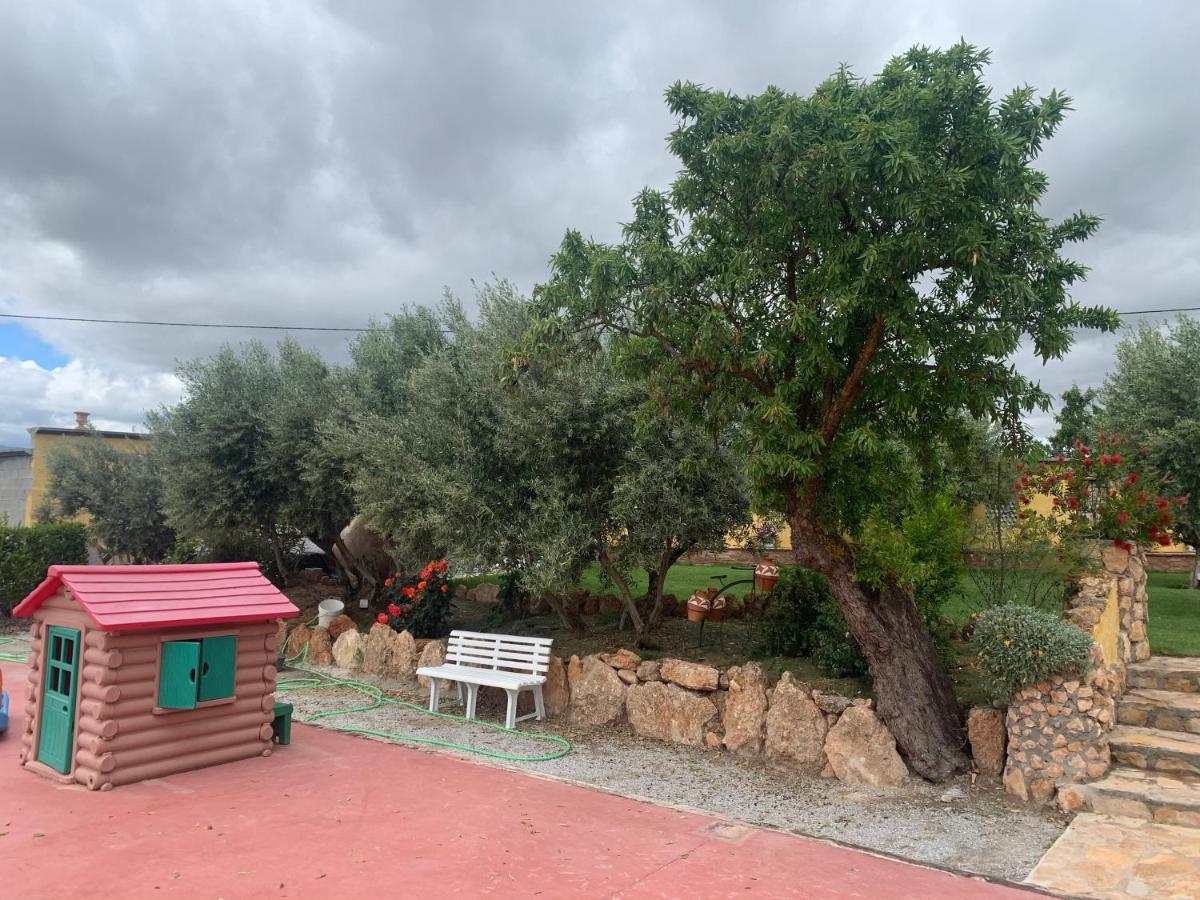 Cortijo Bustamante Guest House บาซา ภายนอก รูปภาพ