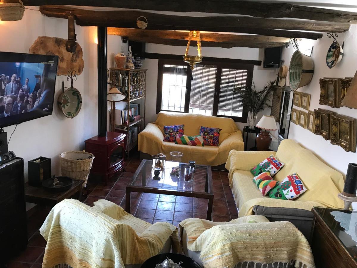 Cortijo Bustamante Guest House บาซา ภายนอก รูปภาพ